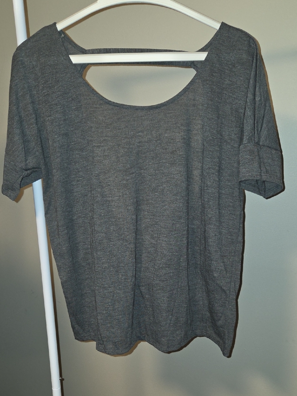 La SENZA Gray Short-Sleeve Top with Back Cutout Size 1X